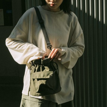 束口單口袋造型水桶包 三色售