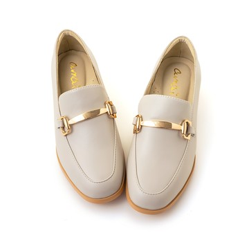 (39最後一雙)(原價1880)簡約優雅馬銜釦低跟樂福鞋 杏 LF24-58BE (版型偏小)