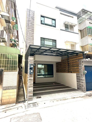 【小港餐旅大學】車庫5房美透天/優質翻新｜高雄市小港區茂林街