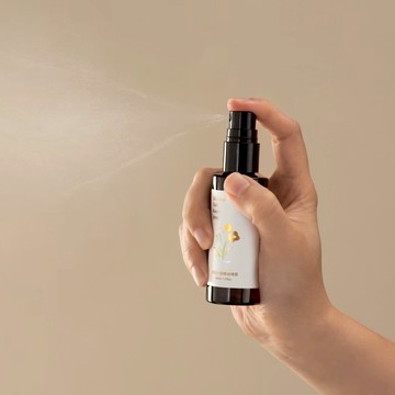 兩款可選【璞草園】淺山漫香 精油噴霧50ml｜清恬小徑－涼爽花草調｜馥郁漫步－暖甜花果調｜織品噴霧｜植物精油｜空間噴霧｜新居禮｜營造安穩睡眠