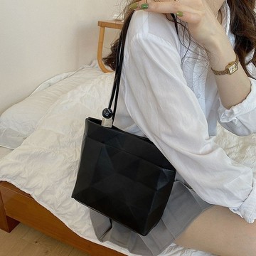 🌼爆款直降價🌼 單肩包 側肩包 斜挎包 包包 包包女設計小衆夏季2024新款高級感百搭水桶包托特包單肩腋下包
