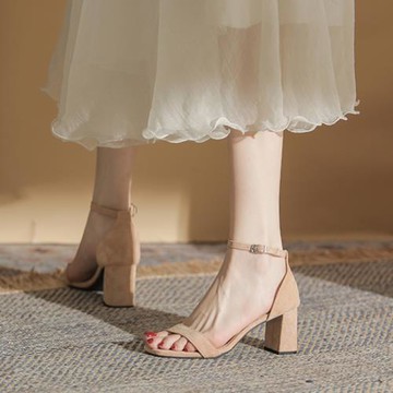 方頭粗跟涼鞋女款2026新款仙女風配裙子露趾一字帶高跟羅馬涼鞋女