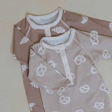 Peekaboo 脆餅可頌連身泳衣｜兒童泳裝 寶寶泳衣 兒童泳衣 女童泳衣 嬰兒泳衣 韓國童裝