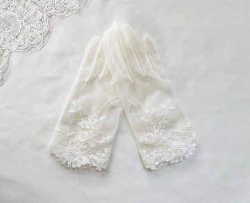 LULIAN 獨家設計 | 散發高雅氣息的嬌美優雅歐根紗短手套