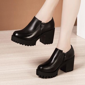 2025秋冬新款女皮鞋粗跟厚底防水臺大碼40-43碼高跟鞋深口工作鞋