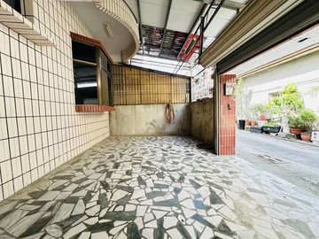 您還在繳管理費⁉️愛車有車庫⁉️整層主臥⁉️採光佳｜高雄市岡山區守信巷