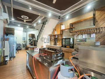 美麗島捷運站出口|稀有釋出|騎樓透天店面｜高雄市新興區中山一路