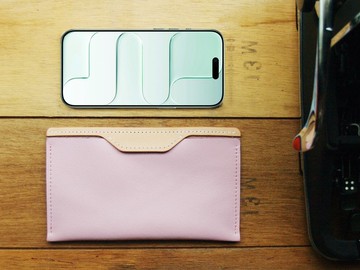 iPhone 17 / Air 真皮手機套 ( 英文刻字/ 附禮物包裝 )