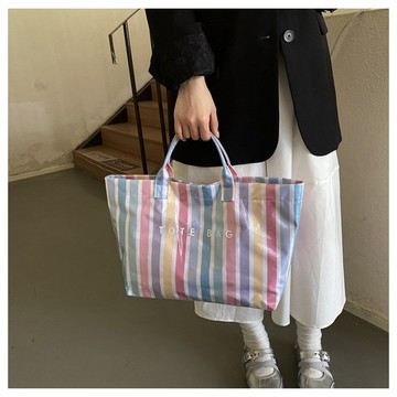 2026新款大容量托特包 超火條紋托特包 亮面手提包包 時尚通勤女生包包 高顏值休閒單間包 ins風側揹包 手拎包