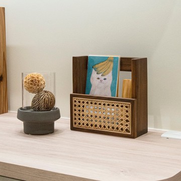 Tomood/ 土與木之間 柳杉染胡桃色-手工實木籐編置物架 收納盒(S)