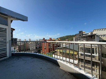 天母邊間採光管理三房有車位-住商張貴英｜台北市北投區行義路