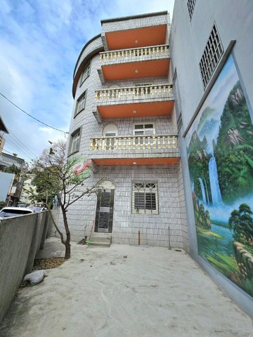 中壢後站庭院透天｜桃園市中壢區星文二街