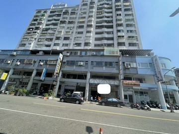 陽明商圈優質學區正三樓大面寬樓店｜高雄市三民區清明街