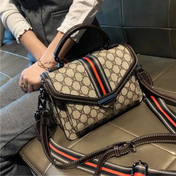 斜挎包2025新款百搭簡約小方包時尚高級女士手提大容量單肩包小包