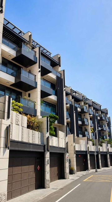 彰美商圈｜君品建設｜稀有電梯別墅｜彰化縣彰化市自立街