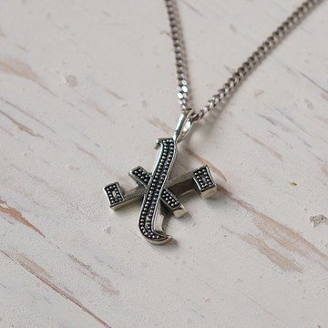 由 925 纯银制成的男女皆宜的字母 X 吊坠项链
