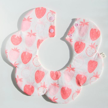 粉嫩草莓 寶寶圍兜兜 花兜