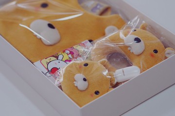 Bucute馬林鼠寶寶的彌月禮盒組/口水巾/護身符/手搖鈴/彌月