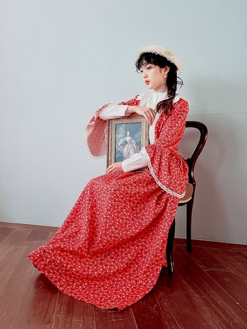 裊裊百貨公司-Vintage 1970s紅色碎花蕾絲喇叭袖美國洋裝