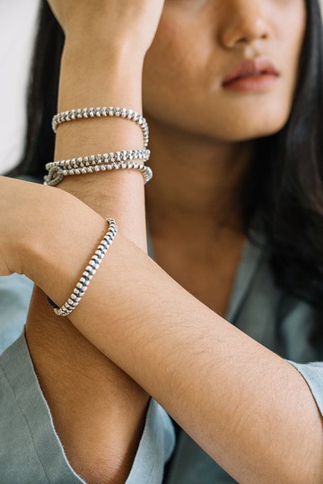 銀珠子和打蠟的棉花繩子捲繞性中性手鍊（B0082L）