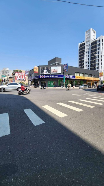 英明國中輕軌安居公寓｜高雄市前鎮區英明一路