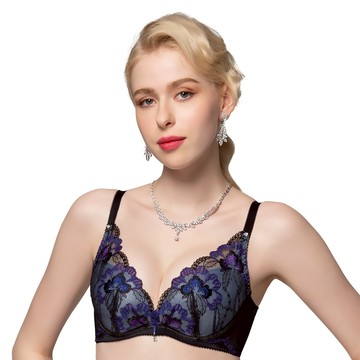 SWEAR 思薇爾 午夜仙境 系列 B-E罩 蕾絲 刺繡 集中包覆 女 內衣 (黑色)