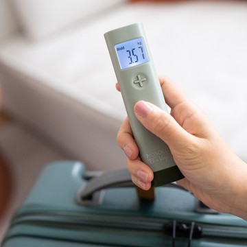 BON VOYAGE | 便攜式數碼顯示行李秤 - 淺橄欖綠