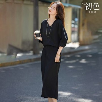 初色 簡約純色寬鬆休閒顯瘦V領長袖上衣女上衣+鬆緊腰開岔半身裙長裙套裝-黑色-15343(M-2XL可選)