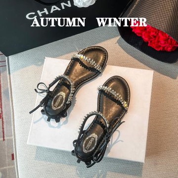 法式晚風涼鞋女夏平底2024年新款夏季女士一字帶高級感水鉆羅馬鞋