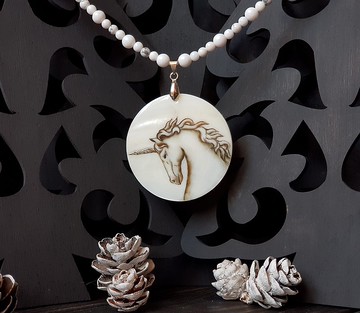 獨角獸首飾、獨角獸項鍊、珍珠吊墜上的微型畫