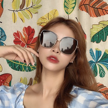 新款不規則眉毛款方形墨鏡 墨鏡 太陽眼鏡 超美 外拍 網美 網紅 自拍 出門 出國 必備 放包包 情侶 方便 不敗 百搭