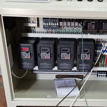 全新矢量變頻器三相380V0.75/1.5/2.2/3KW單相220水泵風機數控{鑫弘-工葉電器}可開發票