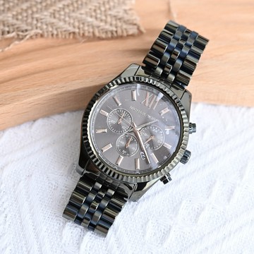 MICHAEL KORS MK8604 三眼大錶盤不鏽鋼腕錶.橄欖色
