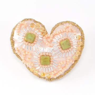 非常輕的心形胸針緞 2