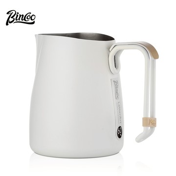 BINCOO 飛凡拉花缸 創新海雕嘴拉花杯 新款打奶缸 不銹鋼奶泡杯 600ML
