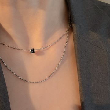 4.13小寶s925純銀黑色鋯石圓柱路路通吊墜女僅吊墜側墜小眾設計感