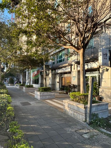 林口民視【凡爾賽花園】金店面｜新北市林口區信義路