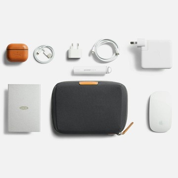 Bellroy Tech Kit Compact 硬殼周邊小收納包 - 黑色格紋