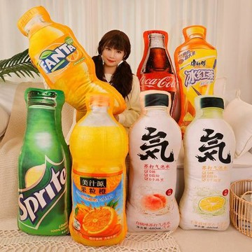 仿真創意可樂抱枕毛絨玩具床上睡覺夾腿玩偶生日禮物飲料個性橙汁
