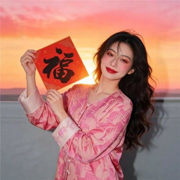 【主推款】明星楊冪同款桑蠶絲提花新中式粉色手工訂珠上衣批發