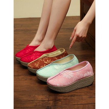 厚底浮雕民族風古裝女士繡花布鞋