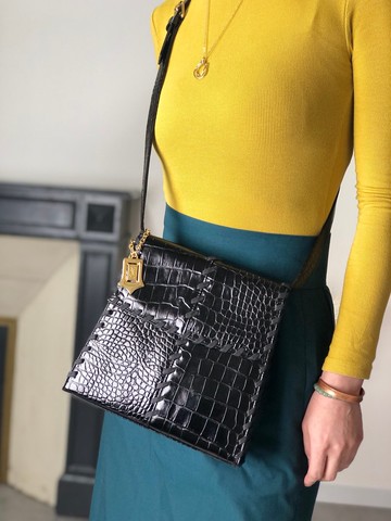 【日本直送 名牌二手包】Yves Saint Laurent 側肩包 黑色 YSL 吊飾 皮革 鱷魚紋壓印 迷你包 p7s3ib