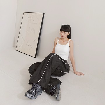 QUEENSHOP_ S 女裝 刷色拼接線造型抽繩長褲 兩色售 現+預 【04101958】