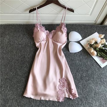 吊帶睡裙帶胸墊冰絲綢性感女士私房睡衣薄款夏季聚攏蕾絲性感短裙