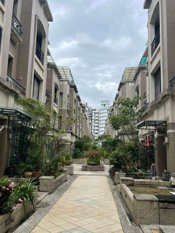 太平中山.樹孝雙商圈~豐邑歐洲心稀有雙車美墅｜台中市太平區樹孝路
