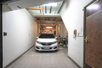 高雄車站新地標｜自立一路上傳家金透店自家車庫｜高雄市三民區自立一路