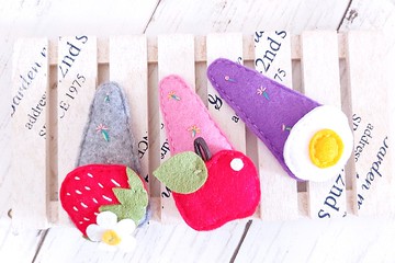 手感刺繡不織布  三入組 大三角BB夾 7公分髮飾  髮夾  少女心