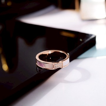 日韓版簡約鑲鉆天然母貝殼鈦鋼鍍18K玫瑰金戒指女食指環戒子飾品