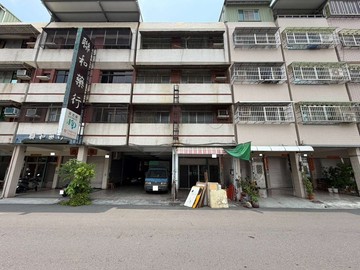 瑞隆商圈｜臨路百坪騎樓店面透天｜可停四車｜高雄市前鎮區公正路
