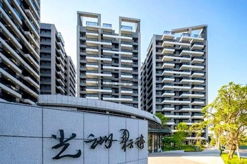 三鐵共構x世運館x景觀兩房平車宅｜高雄市左營區海景街